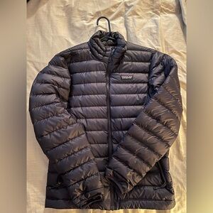 Patagonia Men's Dark navy puffer jacket